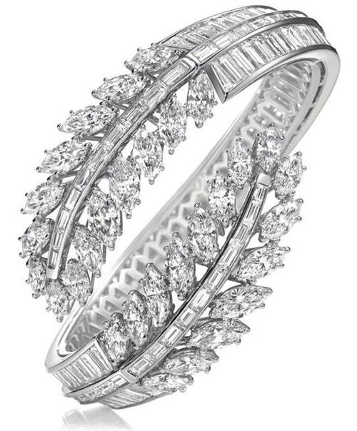 HARRY WINSTON--Diamond-Bangle bracelet