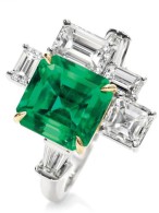 HARRY WINSTON-Emerald-diamond-five stone ring