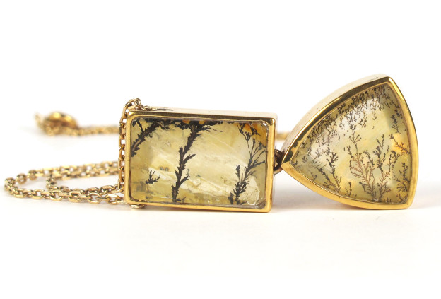 KATE SASON-quartz wwith manganese-stones from Gemfrance