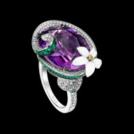 PIAGET-Limelight collection-inspiration cocktail Blue Moon ring-white gold-amethyst-emeralds-diamonds-yellow sapphires-calcedony