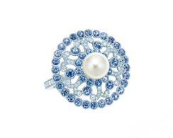 TIFFANY & Co-2014-Blue Book collection-ring-pearl-diamonds-sapphires