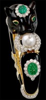 VAN CLEEF & ARPELS-Diamond-Onyx-Pearl-carved-Emerald Bangle