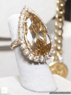 VAN ClEEF & ARPELS-Elizabeth Taylor's ring-Cognac-colored diamond