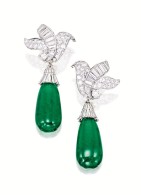 VAN ClEEF & ARPELS-emerald-diamaond-pendant ear clips