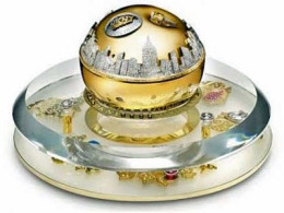 dkny-just-unveiled-a-1-million-bottle-for-its-golden-delicious-perfume-line