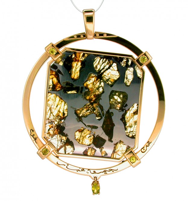 SIKIRDJI Laurent-or jaune-pendentif-meteorite Esquel-peridots de meteorite
