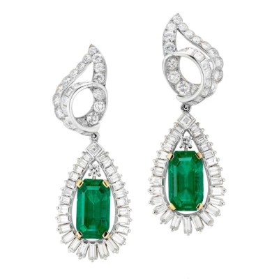 #CARTIER #Emerald #Diamond #Earrings # Emeraude #Diamant #Boucles d'oreilles #Circa 1960s