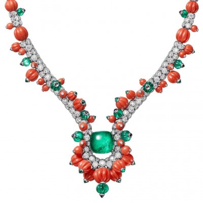 #CARTIER #necklace #coral #Emeralds #Diamonds #collier #corail #emeraudes