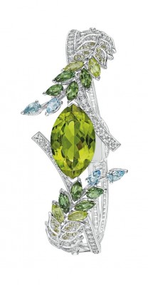 #CHANEL #BrinsDePrintemps #Bracelet #LesBlesDeChanel #Chanel #FineJewelry #18K #WhiteGold #MarquiseCutPeridot #CutPeridots #GreenTourmalines #Diamonds #2016