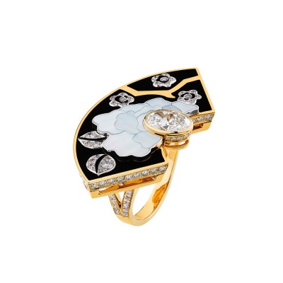 #CHANEL #FLEUR DE LAQUE #bague #OrBlanc #OrJaune #Perles #Diamants #Laque #Ring #WhiteGol #YellowGold #Pearls #Diamonds #Lacquer #Mother-of-pearl.