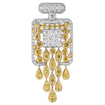 #CHANEL #collection-no-5-signature-bottle-brooch #Diamonds #Diamants