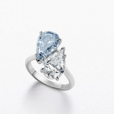 #CHOPARD #toi_et_moi #ring #white_diamond #diamant_blanc #blue_diamond #diamant_bleu #bague #ring