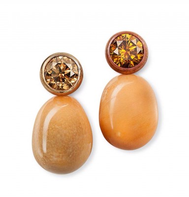HEMMERLE-earrings-conch pearls-diamonds-copper-gold