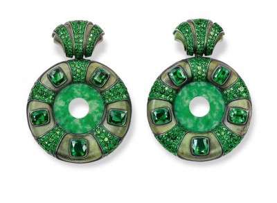 HEMMERLE-earrings-jade-tsavorites-gold