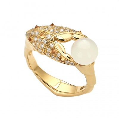 #STEPHEN WEBSTER #Jewels #Verne Crab Pincher #diamaond #pearl # #perle diamant #bague #ring