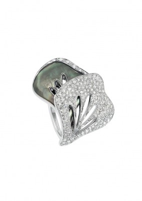 BOUCHERON-diamant-nacre grise