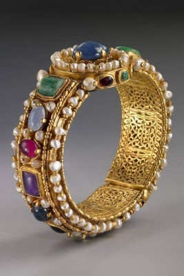 #Byzantine #Gold #Bracelet #Gems #Pearls #6th century