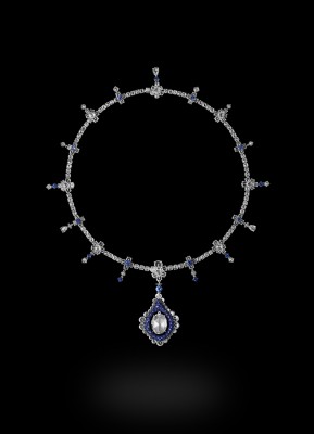 CARNET-collier Belle-diamants jaunes-diamants blancs-saphirs-platine-titane