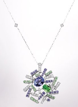 CHAUMET-Pendentif Le Grand Frisson,-diamants-saphirs-grenat tsavorite-tanzanite