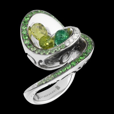 DE GRISOGONO- Collection Chiocciola-Or blanc- Diamants-Tsavorite-Emeraude-Péridot