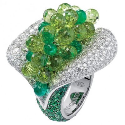 #DE GRISOGONO #ring #WhiteGgold #WhiteDiamonds #Tsavorites #Briolette #Peridots #Emeralds
