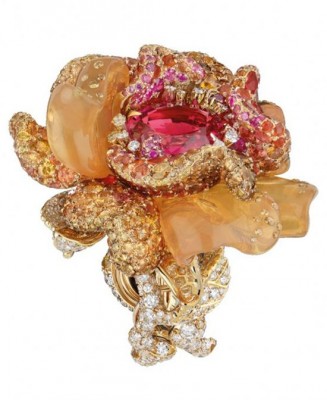DIOR-Bal Vénitian collection-bague-diamants-diamants de couleur-spinel rose-opale de feu-grenat-saphirs roses