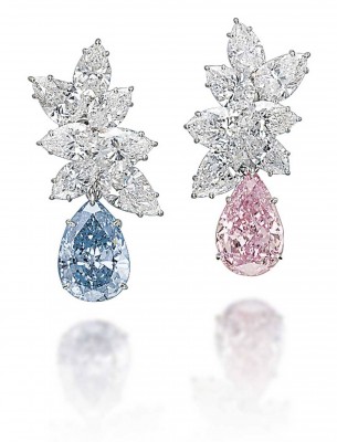 GRAAF-boucles d'oreilles-diamants fancy blue et vivid pink-vente Christie's Magnificient Jewels à Laurent Graaf $15.82millions