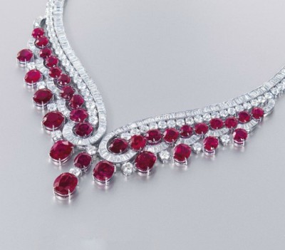 HARRY WINSTON-Collier-diamants-rubis-diamants