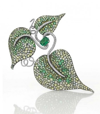 JAR-émeraudes-péridots-grenats-citrines-diamants-broche
