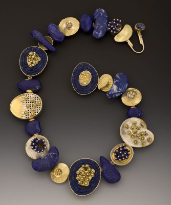 JEFF & SUSAN WISE-Collier Aztec Lilly Pads-lapis lazuli-argent-or