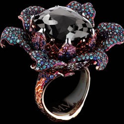 JEWELLERY THEATRE-Jewellery theatre collection flowers-or jaune-diamants noirs-diamants blancs-saphires-diamant noir 18.90ct