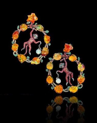 LYDIA DE COURTEILLE-Collection Jardin de Xochimilco-boucles d'oreilles-Or rhodié noir-saphirs-tsavorites-opales de feu