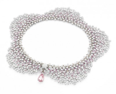 PASCALE BRUNI-Collier Collection Haute Couture Baselworld 2015-saphirs roses-diamantsuni