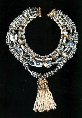 TONY DUQUETTE-Collier Talisman du pouvoir-perles-diamants-cristal de roche-rubis-saphirs-or