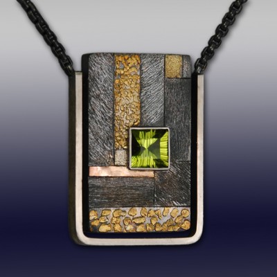VAATZ Wolgang-Pendant gold nuggets, rose & 14k gold fused on sterling silver, peridot, oxidized sterling silver