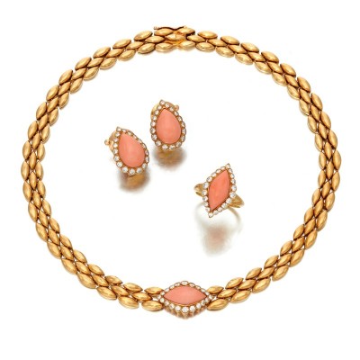 #VAN CLEEF & ARPELS #Coral #diamond #corail #diamant #gold #parure