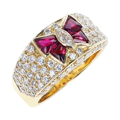 #VAN CLEEF & ARPELS #Gold #Ruby #Diamond #Bow Ring #Or #Rubis #diamant #Bague boule