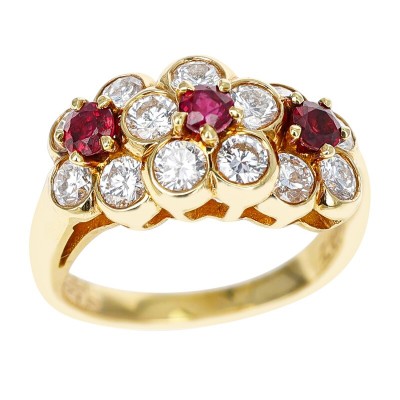 #VAN CLEEF & ARPELS #Gold #Ruby #Diamond #Tri-Floral Ring #Or #Rubis #Diamant