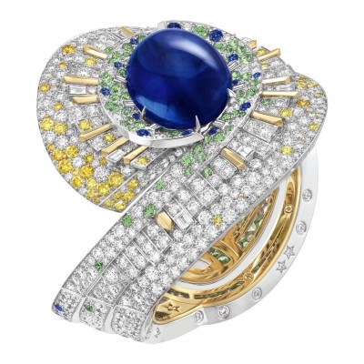 #VAN CLEEF & ARPELS #Sapphire #Cabochon #Diamonds #Tsavorites #WhiteGold #Ring