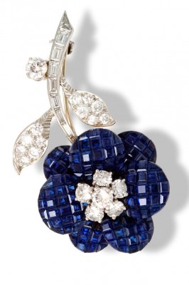 VAN CLEEF & ARPELS-broche-serti invisible-saphirs-diamants