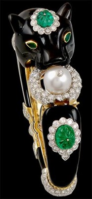 VAN CLEEF & ARPELS-diamant-onyx-perle-emeraude