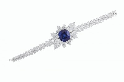 VAN CLEEF ARPELS-sapphire 43,10ct-diamonds-$6,030,000-Sotheby's auction