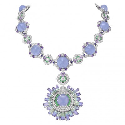 #VAN CLEEF & ARPLES #necklace #whiteGold #Calcedony #Tsavorites #tanzanites #Diamonds #2021