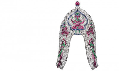 VAN ClEEF & ARPELS-1924-diamants-saphirs-émeraudes-rubis-platine