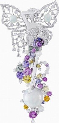 VAN ClEEF & ARPELS-Clip Fortuna clip-Collection Palais de la chance-or blanc-diamants-opales blanches-saphirs de couleurs-perles blanches diamants taille rose