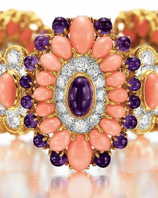 VAN ClEEF & ARPELS-Corail-diamants-améthyste-bracelet