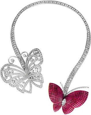 VAN ClEEF & ARPELS-Diamants-collier-rubis-serti invisible