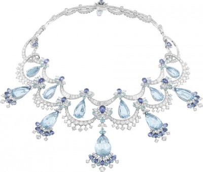 VAN ClEEF & ARPELS- Peau d'Âne collection-or blanc-Colour of Time Dress-collier-diamants-tourmamlines-saphirs-aigues marines