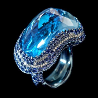 WALLACE CHAN-Bague-topaze bleue-diamants-saphirs