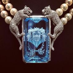 WALLACE CHAN-topaze bleue-diamant-perle de culture-rubis-collier-broche